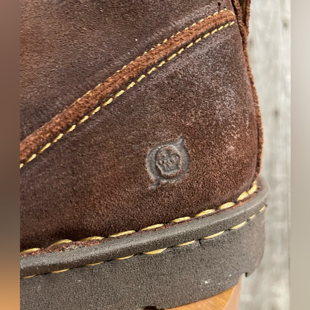 BORN Brown Suede Lace Up Chukka Ankle Boot - size 10.5 - Picture 4 of 11